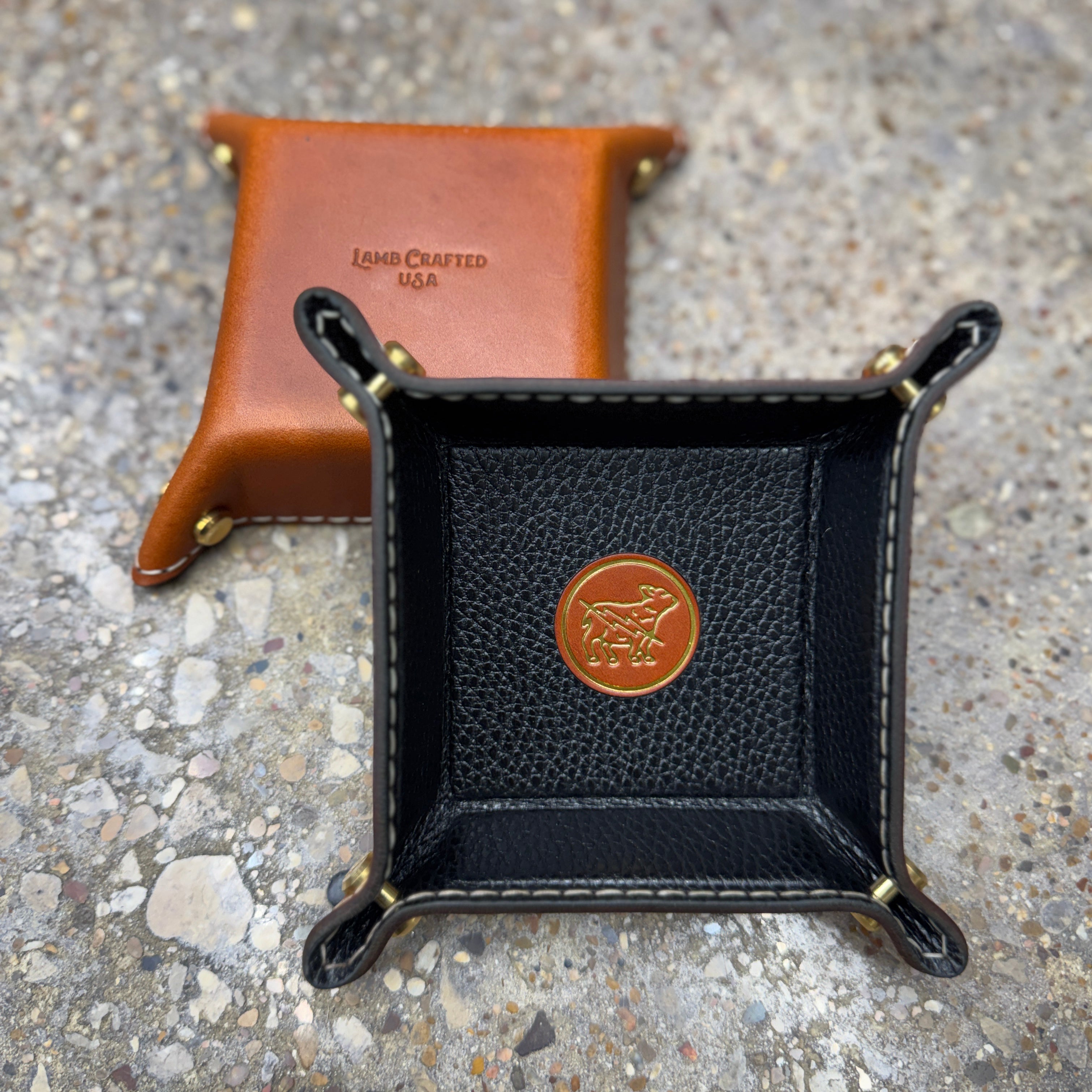 JIMBEAM 非売品ノベルティ　真鍮製灰皿　ash tray 未使用2個セット Wildwood Hammered Serving Tray | Layla Grayce